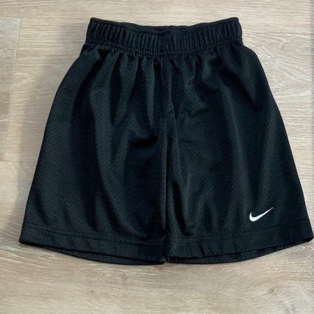 Kids Breathable Nike Black Athletic Shorts size 4 Toddler
